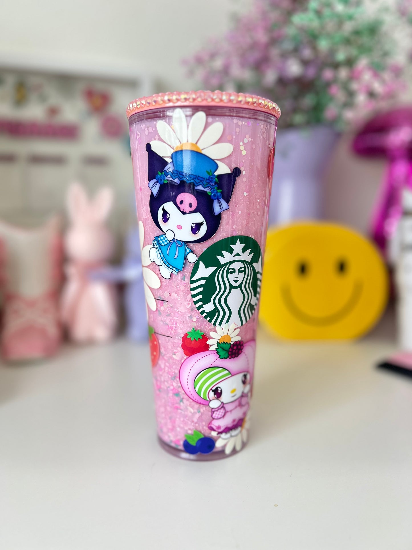 HK AND BERRY FRIENDS SNOWGLOBE TUMBLER